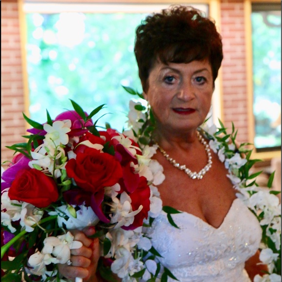 Meet your Posher, Lorna - Picture 1 of 1